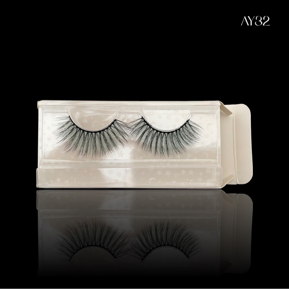 Black w/Green Lashes